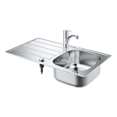 GROHE K200 stainless steel sink and Eurosmart tap bundle installed in a fitted kitchen