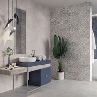 Freedom Decor in Bathroom 
